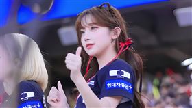 李珠珢在韓國球場跳舞時經常「無表情」。（圖／翻攝自my._.chuuu IG）