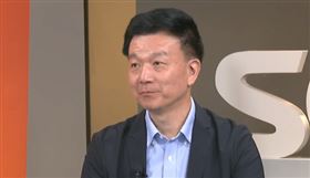 于北辰說，雖然鍾小平不是一個純情的好男兒，但至少不是一個大色魔。