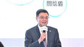 行政院長卓榮泰今（16）日視察「國泰世華商業銀行臨櫃關懷阻詐執行情形」。（圖／行政院提供)