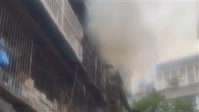 疑神明廳釀災，民宅慘遭惡火猛吞。（圖／翻攝畫面）