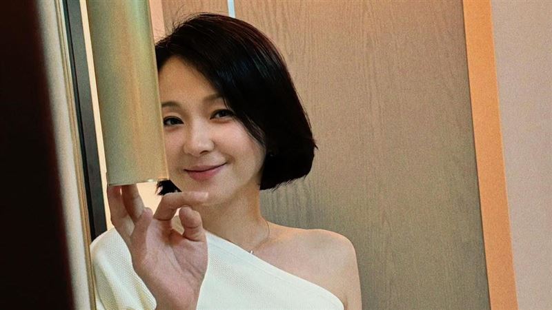 六月突曬超猛濕身辣照！黑色內在美全曝光
