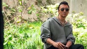 謝霆鋒和爸爸謝賢。（圖／翻攝微博）