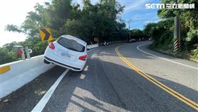 彰化,員林,護欄,自撞,45度角,斜插,車禍（圖／翻攝畫面）