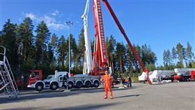 吊車大王,胡漢龑,芬蘭,驗車,消防雲梯車（圖／胡漢龑提供）