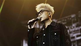 〈在加納共和國離婚〉原唱菲道爾12月來台舉辦演唱會。（圖／全球音樂提供）