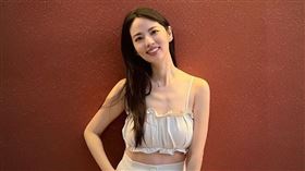 阿諾跳舞意外撞到頭。（圖／翻攝自阿諾ＩＧ）