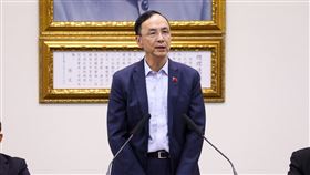 國民黨主席朱立倫、國民黨駐美代表秦日新。(圖/國民黨提供)