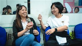 立委蘇巧慧邀集年輕人舉行以移民工為主題的「民主的行動研究室」講座。（圖／蘇巧慧國會辦公室提供）