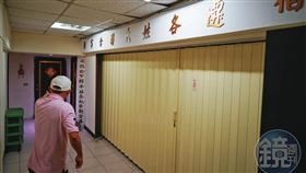 大樓主委周朝陽表示，6樓宿遷同鄉會的宗祠屬於私人產權，盼外界不要再隨意進入拍攝。