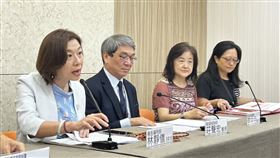 林靜儀說明檢驗情況。（圖／記者簡浩正攝影）