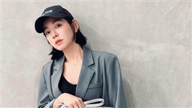 米可白發現經紀人改背名牌包。（圖／翻攝自米可白IG）