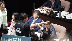 黃國昌咆哮叫官員出去議場(圖/黃捷threads)