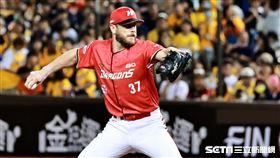 ▲中信兄弟周思齊引退賽首日，味全龍先發投手鋼龍。（圖／記者劉彥池攝影）