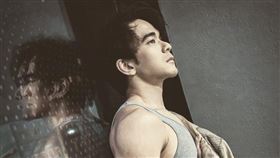 錢小豪的大兒子龐景峰（原名：錢浩然），不只長得帥又會武打。（圖／翻攝自龐景峰IG）