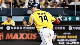 ▲中信兄弟周思齊引退賽首日，許基宏單場3安。（圖／記者劉彥池攝影）