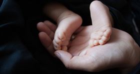 ▲中國1歲男童腹部莫名腫脹，檢查後竟是「小寶寶」。（示意圖／pixabay）

