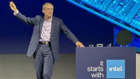 英特爾公布新一代客戶端架構英特爾執行長季辛格（Pat Gelsinger）4日發表主題演講，將於今年推出的新一代客戶端架構，包括因應現代化資料中心需求而設計的Xeon 6平台和處理器家族、Gaudi AI加速器，並公布Lunar Lake處理器架構細節。中央社記者吳家豪攝 113年6月4日