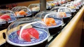 一名男網友3天吃4次藏壽司，卻狂抽紙膠帶，女友當場哭了。（圖／藏壽司提供）