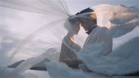 陳喬恩婚紗照。（圖／翻攝自微博）