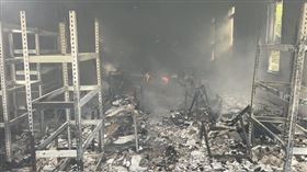 苗栗雷藏寺起火。（圖／翻攝畫面）