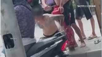 男開消防栓「水柱沖背」民眾直擊質疑竊水