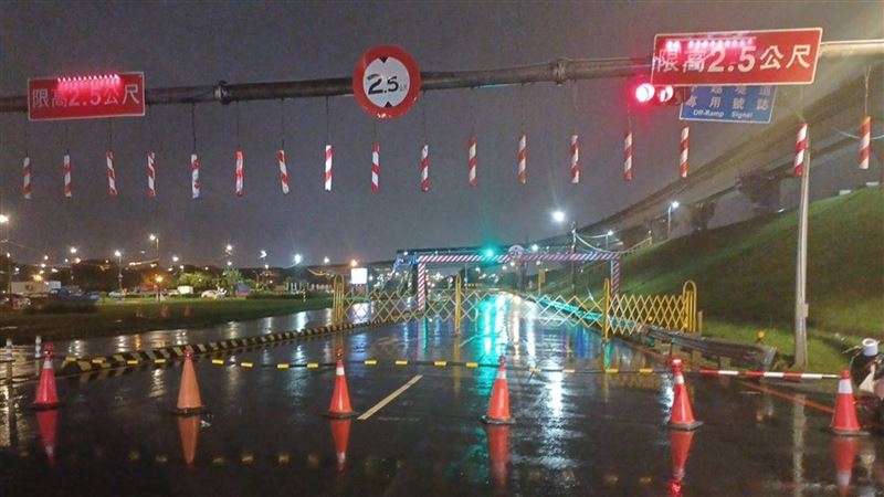 新北持續降雨　二重疏洪道積水擴大管制