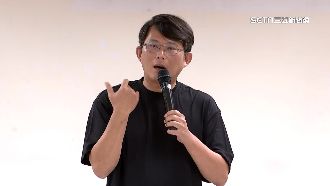 黃國昌誤喊「我們時代」　台下噴笑急改口