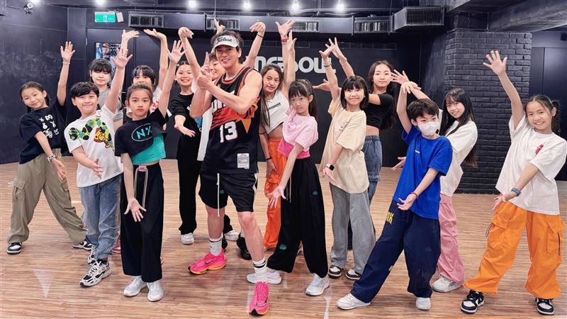 陳曉東不藏了　罕公開愛女正臉照美成這樣