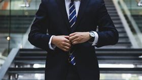 紫微斗數老師姚本軍表示，2024年下半年紫微斗數中的「將軍星」開始發威，這顆星象徵著果敢、堅韌和領導能力的增強。（示意圖／翻攝unsplash）