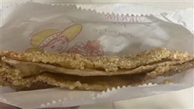 80元買雞排買到雞肉紙
（圖／翻攝自爆料公社二社）