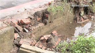 標檢局圍牆塌！10機車泡水車主憂求償無門