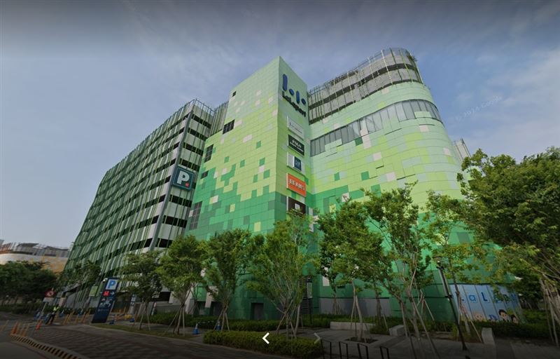 台中LaLaport監視器疑對更衣室，警扣主機、檢偵辦。（圖／翻攝google maps）