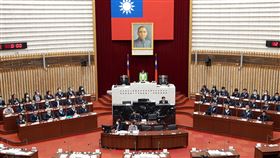 高雄市議會定期大會順利閉幕高雄市議會第4屆議會第1次定期大會28日閉幕，會期間通過成立性別平等委員會及高雄市淨零城市發展自治條例等提案。（高雄市議會提供）中央社記者蔡孟妤傳真  112年6月28日