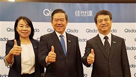 佳世達：下半年各行業可望出清庫存液晶顯示器廠佳世達29日舉行股東會，董事長陳其宏（中）在會後記者會表示，很高興台灣產業終止庫存壓力，台北國際電腦展下週展開，全球AI大咖老闆都會來台灣。右為總經理黃漢州、左為財務長洪秋金。中央社記者潘智義攝  113年5月29日