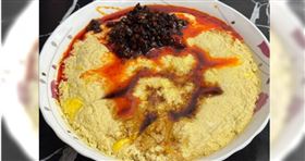 一名女網友透露吃男友做的蒸蛋差點送醫院，其他人推敲應該是佐料裡面有過敏原。（圖／翻攝自微博）

