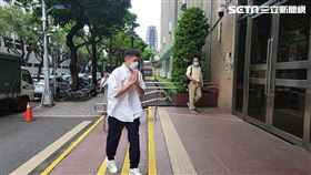 ▲猥褻案二審首開庭，宥勝現身高等法院。（圖／記者楊佩琪攝）