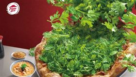 必勝客「香菜富翁肉羹」披薩
（圖／必勝客提供）