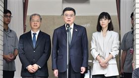 行政院長卓榮泰今（24）日赴立法院備詢前受訪。（圖／行政院提供)