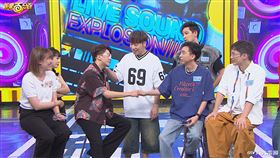 被問最近跟哪個女生戀愛？孫生（左三）驚人答案讓小祿崩潰。（圖／八大提供）