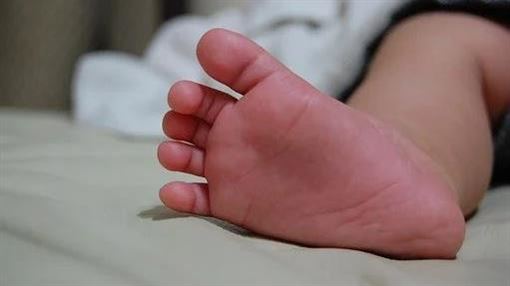 單親媽虐子緩刑改毆女　法官怒：忝為人母