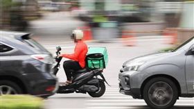 Uber會員下雨沒外送員可送餐？他實測怒了