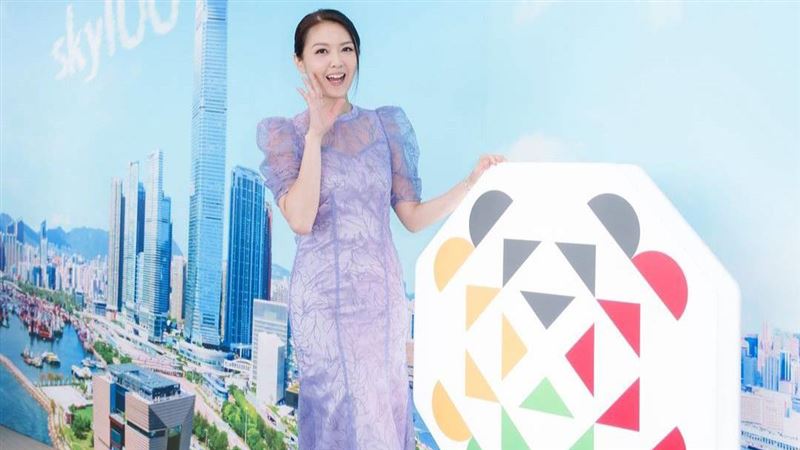港姐冠軍辣穿比基尼秀水蛇腰　網全暴動了