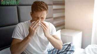 越洗越不舒服？醫授「洗鼻子」4重點：每天1～2次即可