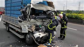 國3、龍井、車禍、駕駛、方向盤、卡脖