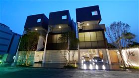 高大特區的透天豪宅建案遭法拍。（圖／翻攝自御佳揚建築 臉書）