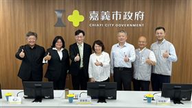 內政部政務次長董建宏、國土管理署副署長徐燕興24日與嘉義市長黃敏惠就嘉義市北港路區段徵收與總圖書館進行討論。(圖/內政部提供)