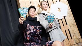 蔡凡熙、婷文搶先開箱PALLAFESTERA風格音樂祭。（圖／品牌業者提供）