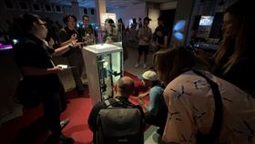 饗 A Joy紅到奧地利！竹炭鳳梨酥征服老外（業配勿用）