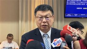 台鐵公司董事長杜微今（26）日出席立法院交通委員會質詢時表示，加薪不是自己訂的、獎懲方面也有治理程序。（圖／記者楊晏琳攝影）