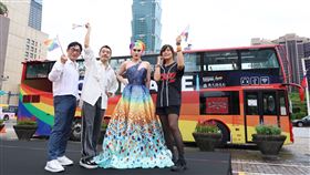 「2024_Color_Taipei_彩虹觀光巴士」左起哲緯、阿山、女王、Rachel。（圖／記者鄭孟晃攝影）